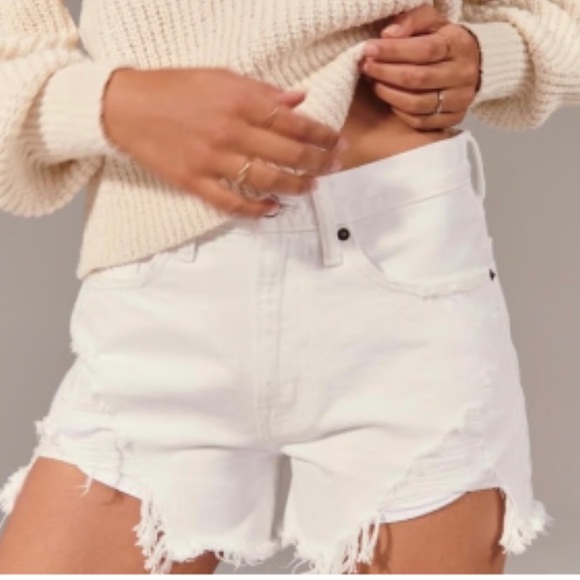 Abercrombie & Fitch boyfriend Mid Rise white shorts 25 - Picture 2 of 5